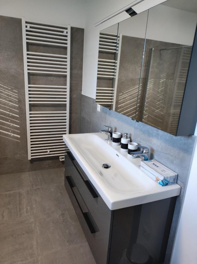 וינה Luxurioeses Penthouse Mit Blick Auf Die Uno-City Und Dem Kaiserwasser. 3Schlafzimmer, 2 Baeder, Privat Lift Ins Apartment מראה חיצוני תמונה