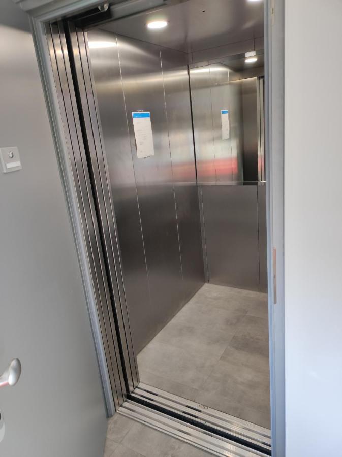 וינה Luxurioeses Penthouse Mit Blick Auf Die Uno-City Und Dem Kaiserwasser. 3Schlafzimmer, 2 Baeder, Privat Lift Ins Apartment מראה חיצוני תמונה