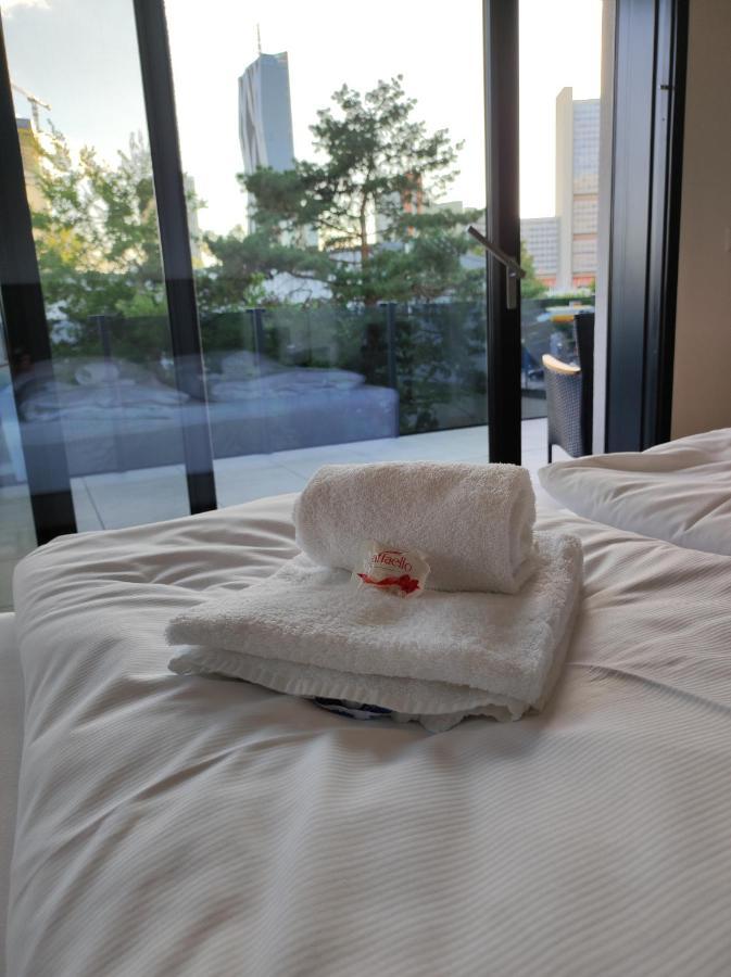 וינה Luxurioeses Penthouse Mit Blick Auf Die Uno-City Und Dem Kaiserwasser. 3Schlafzimmer, 2 Baeder, Privat Lift Ins Apartment מראה חיצוני תמונה