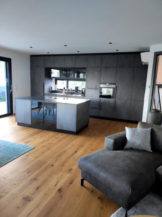 וינה Luxurioeses Penthouse Mit Blick Auf Die Uno-City Und Dem Kaiserwasser. 3Schlafzimmer, 2 Baeder, Privat Lift Ins Apartment מראה חיצוני תמונה