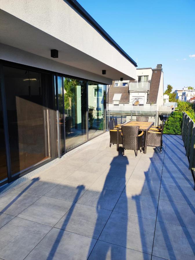 וינה Luxurioeses Penthouse Mit Blick Auf Die Uno-City Und Dem Kaiserwasser. 3Schlafzimmer, 2 Baeder, Privat Lift Ins Apartment מראה חיצוני תמונה