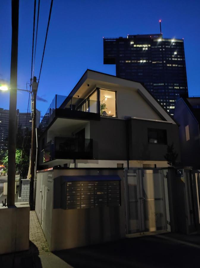 וינה Luxurioeses Penthouse Mit Blick Auf Die Uno-City Und Dem Kaiserwasser. 3Schlafzimmer, 2 Baeder, Privat Lift Ins Apartment מראה חיצוני תמונה
